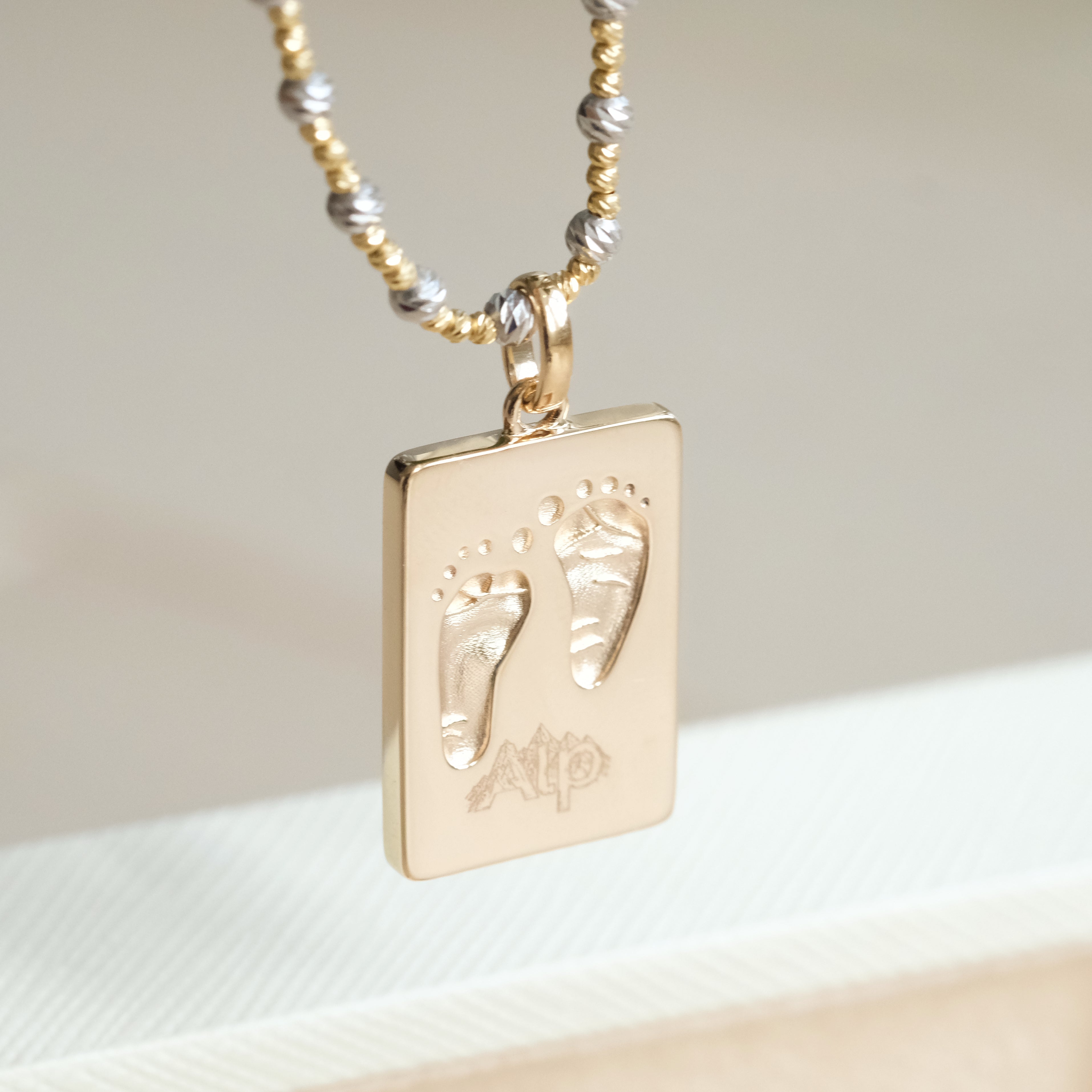18K Solid Gold Mum Personalised Pendant Rectangular