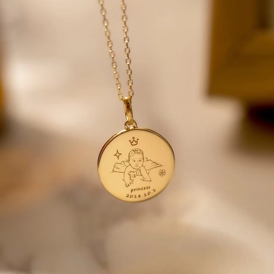 18K Solid Gold Mum Personalised Pendant Circle Shape