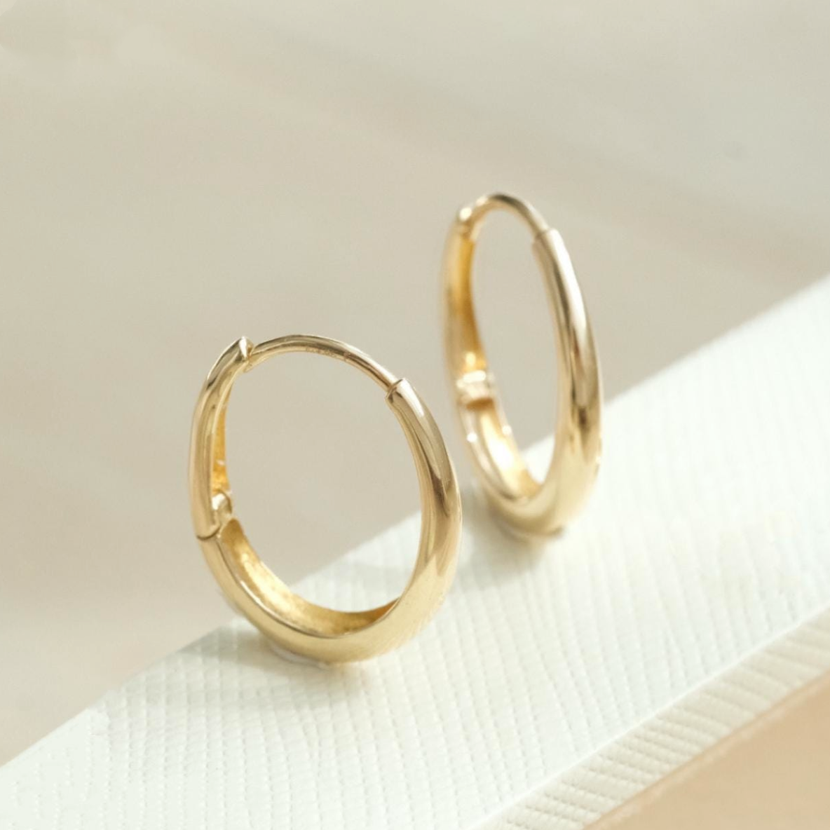 Skinny Oval Hoop