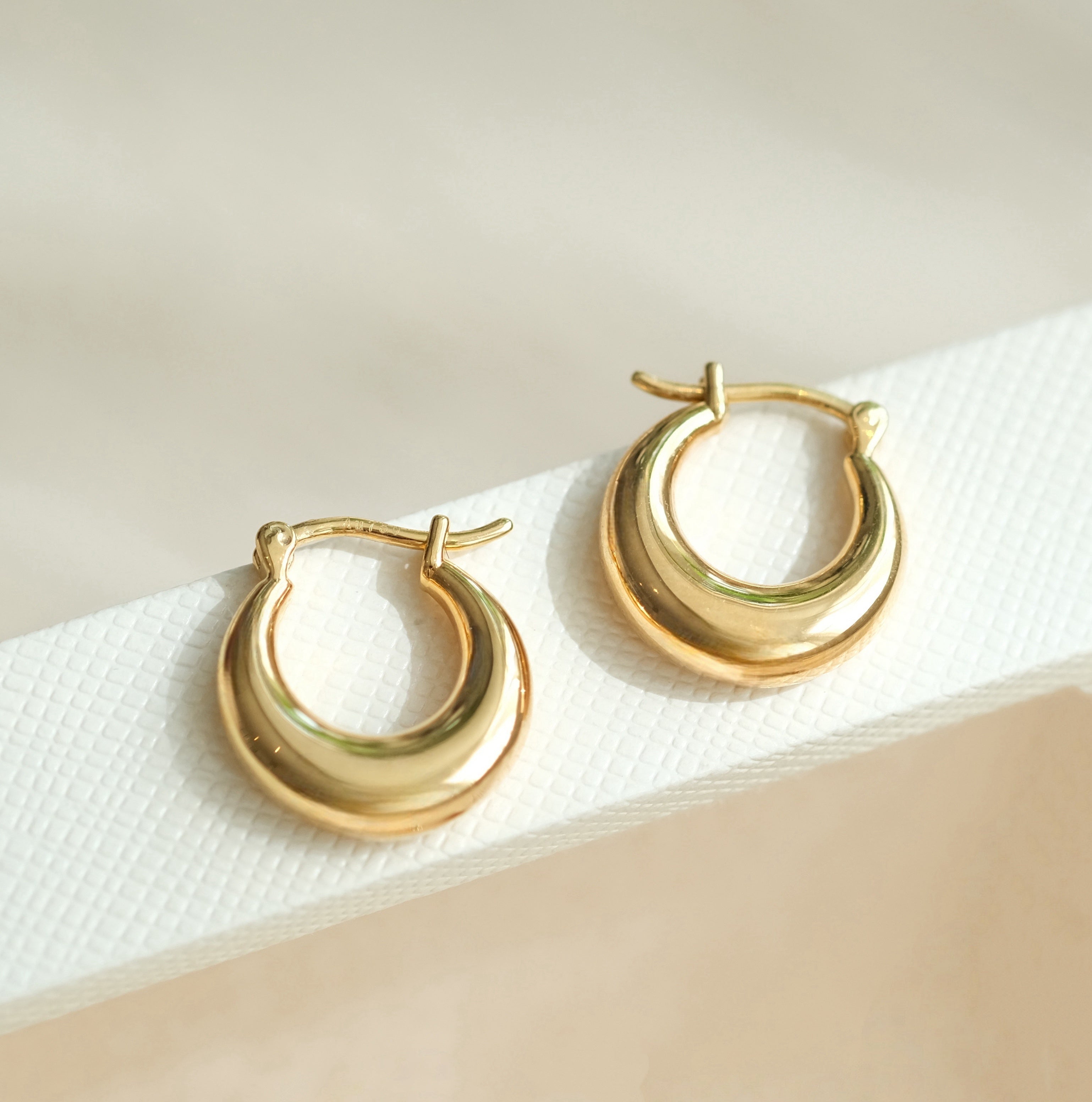 Small Tapered Hoop