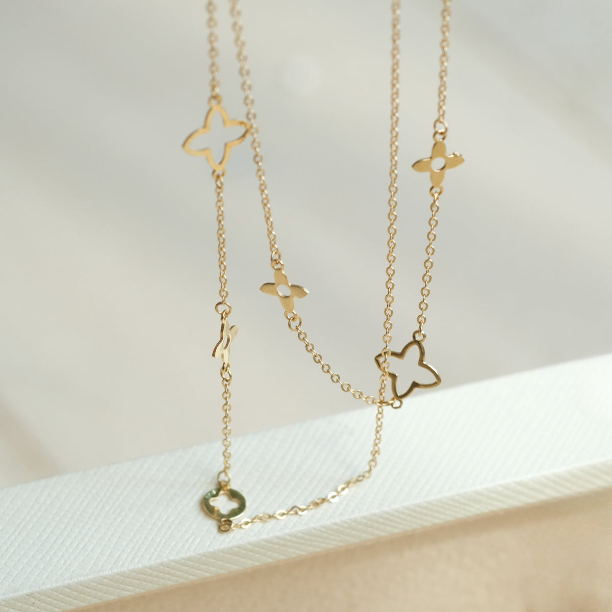 Small clover necklace