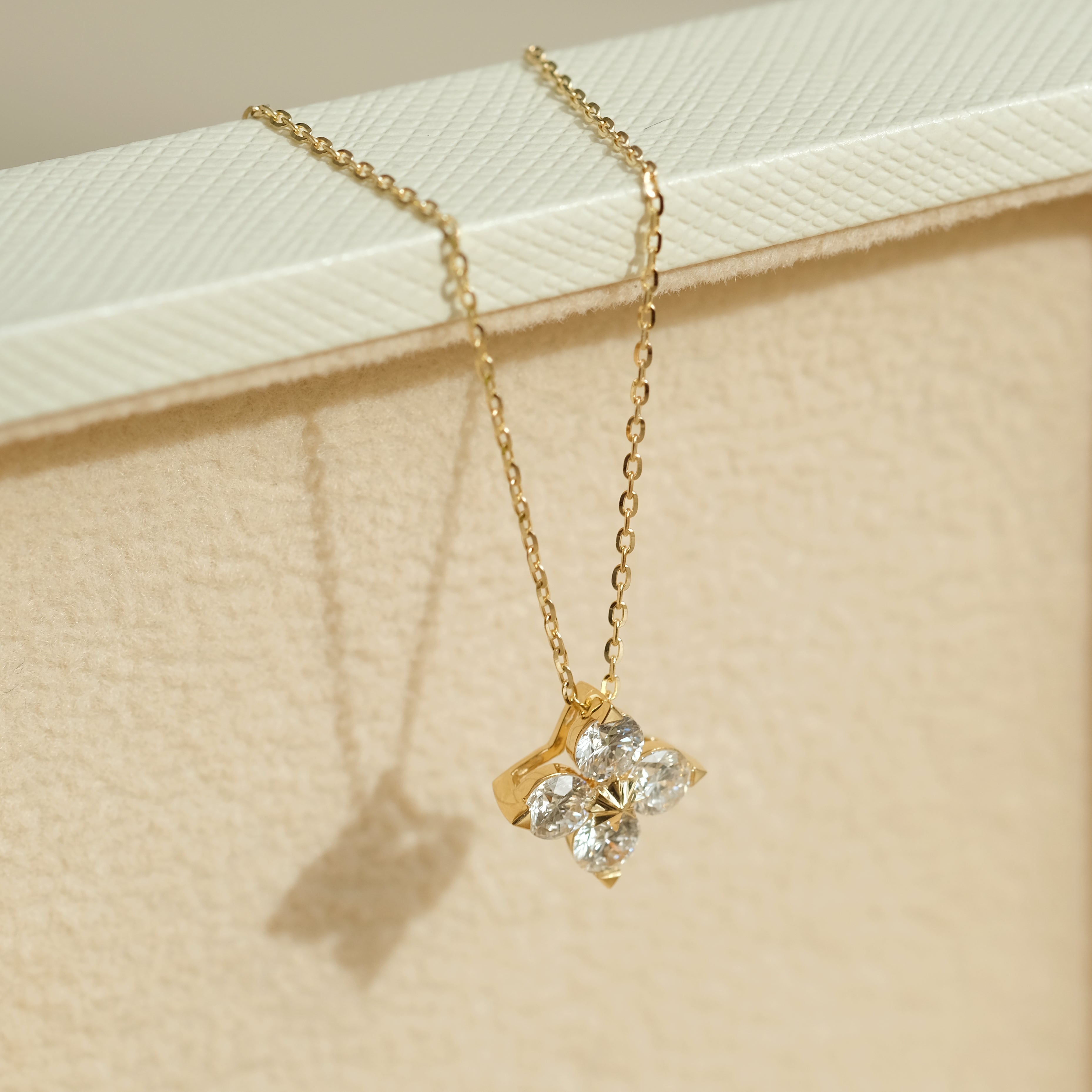 Single Clover Necklace