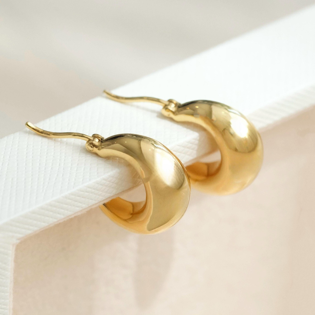 Minimalist Tapered Hoops