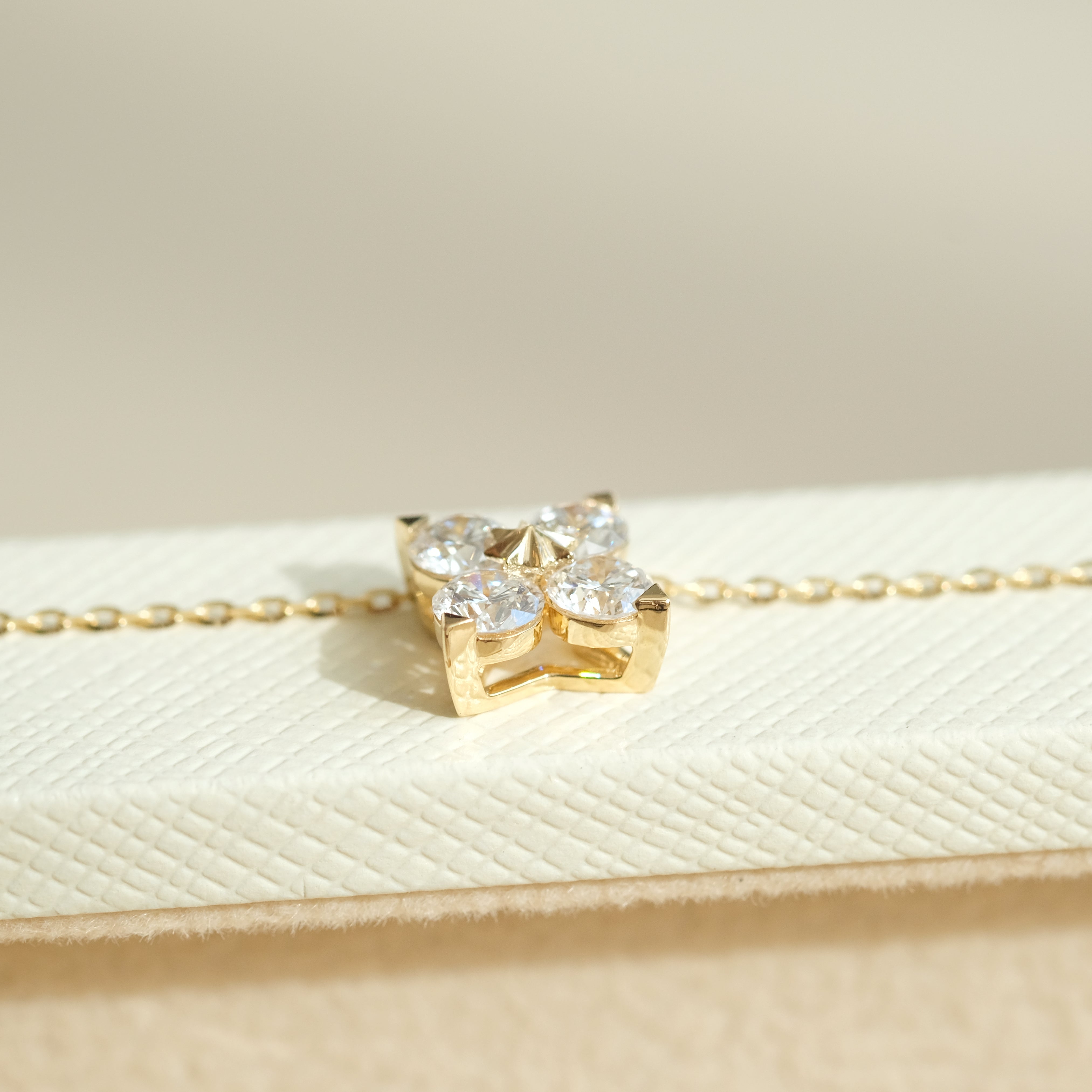 Single Clover Necklace