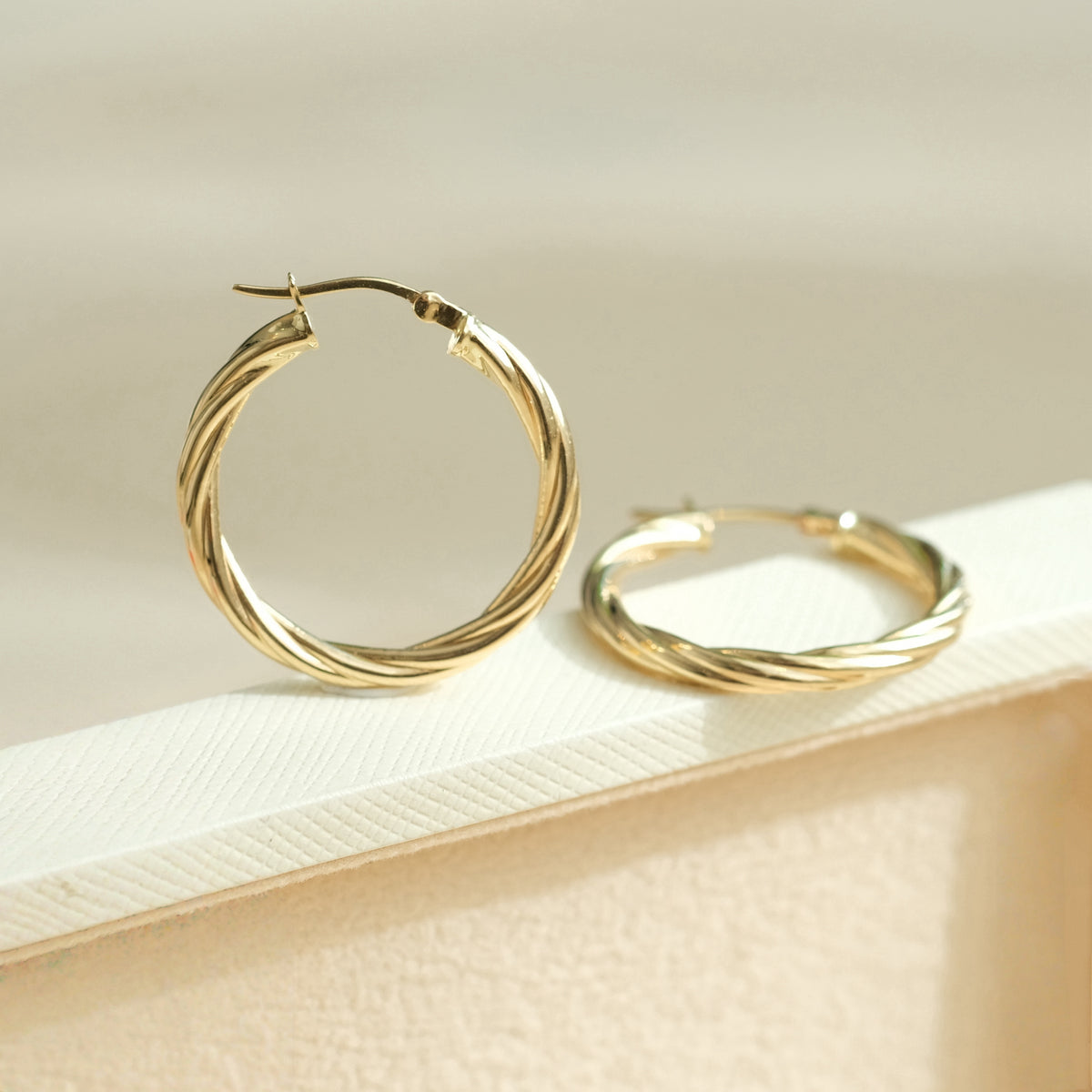 3mm Twist Earring