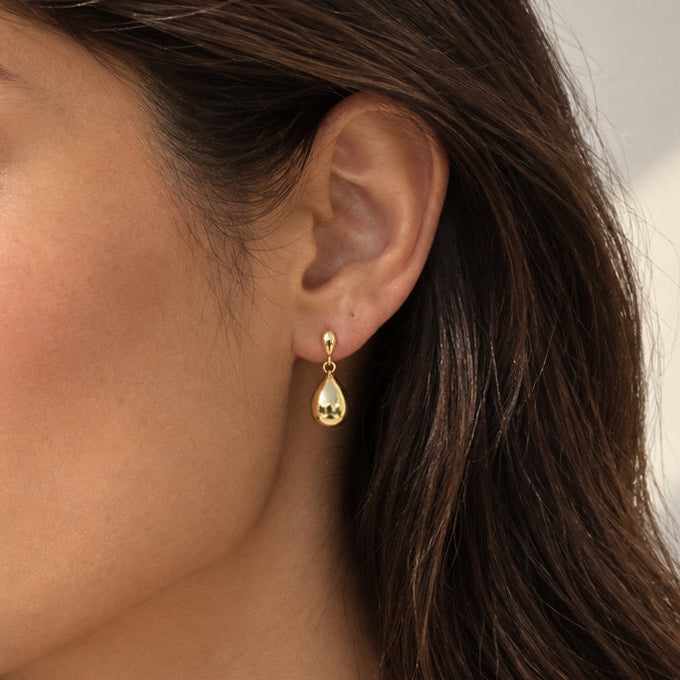 Dangling Teardrop Earrings