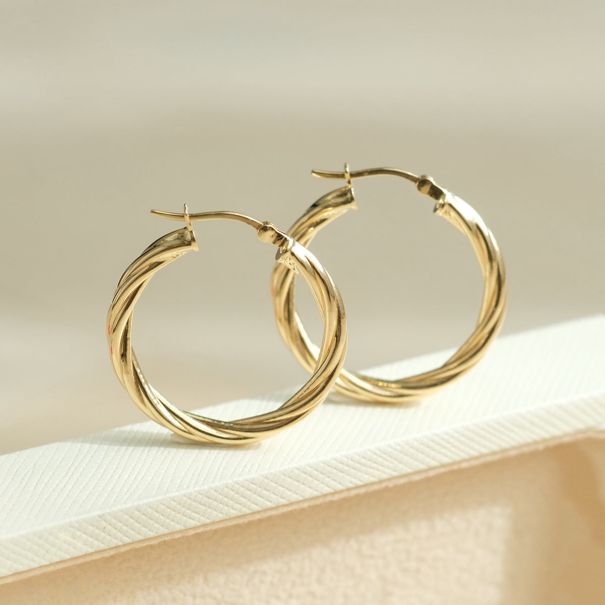3mm Twist Earring