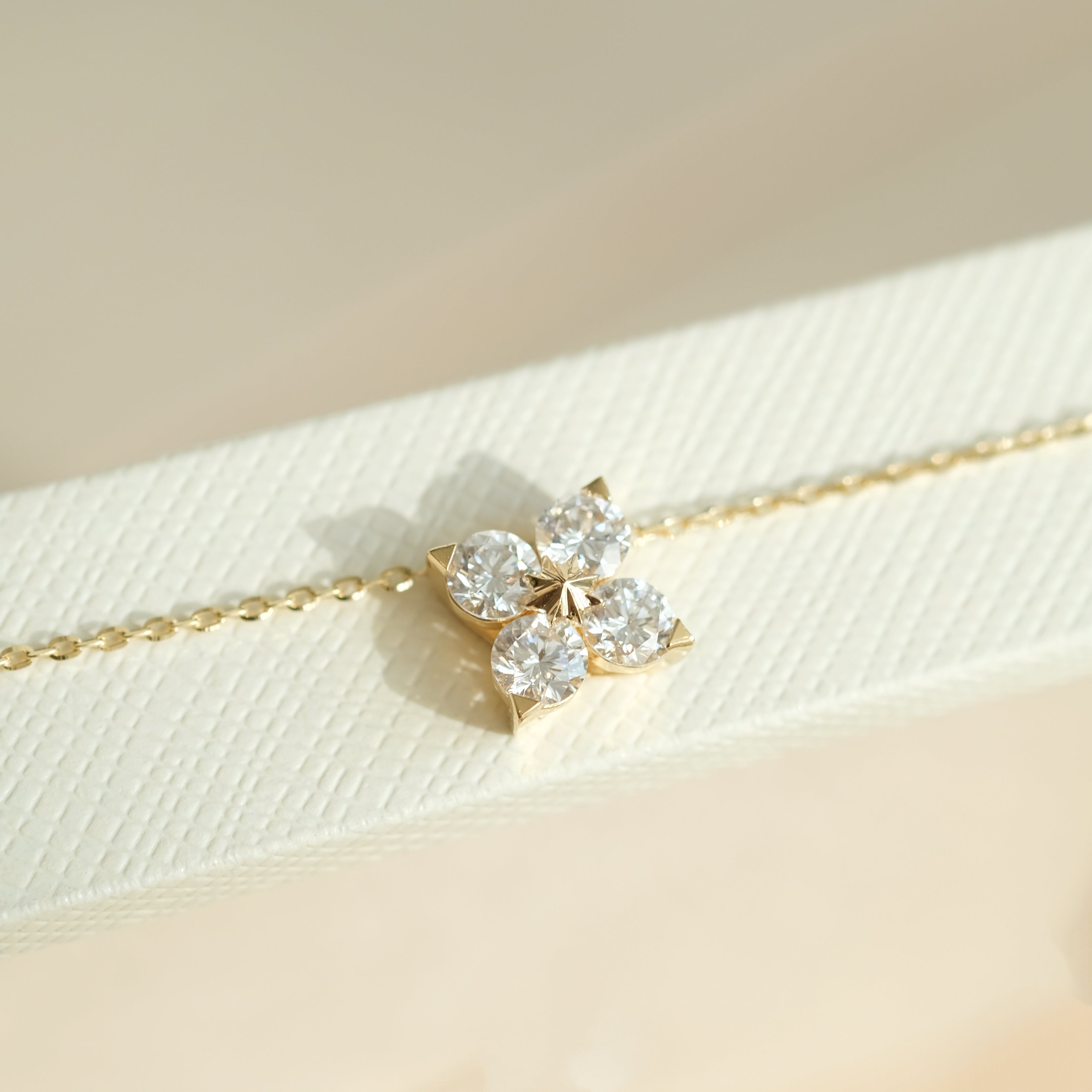 Single Clover Necklace