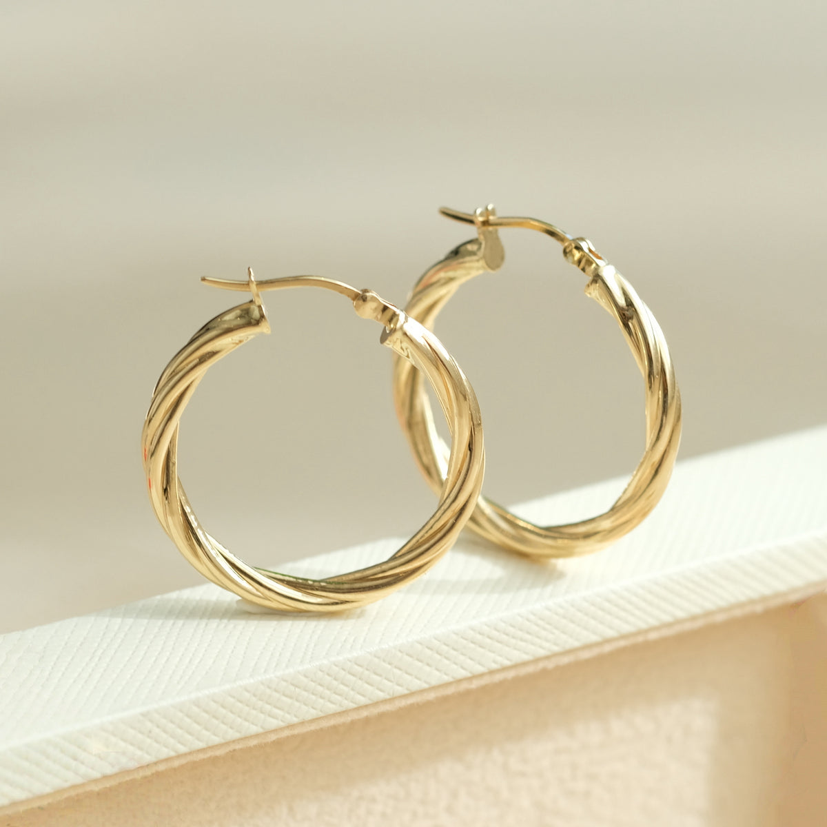 3mm Twist Earring