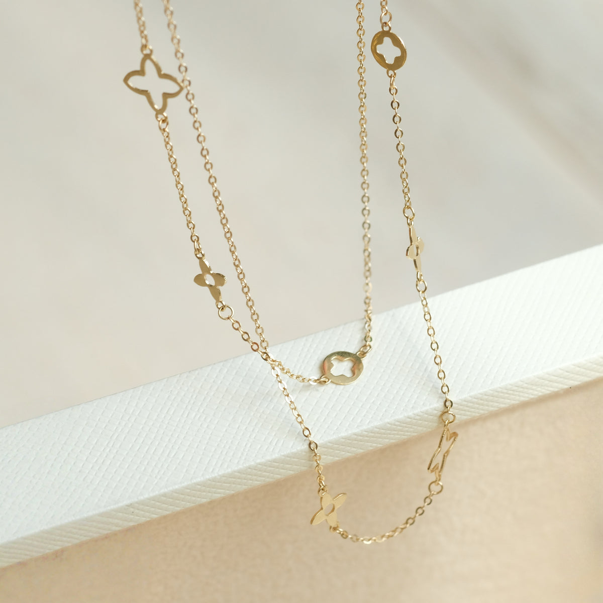 Small clover necklace