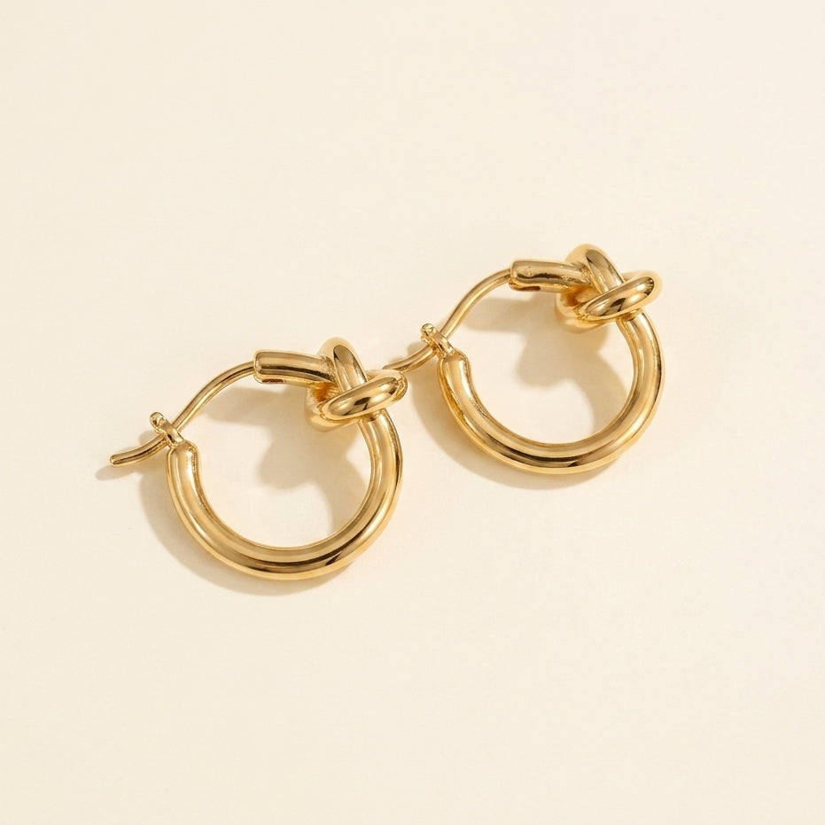 Small Knot Hoops