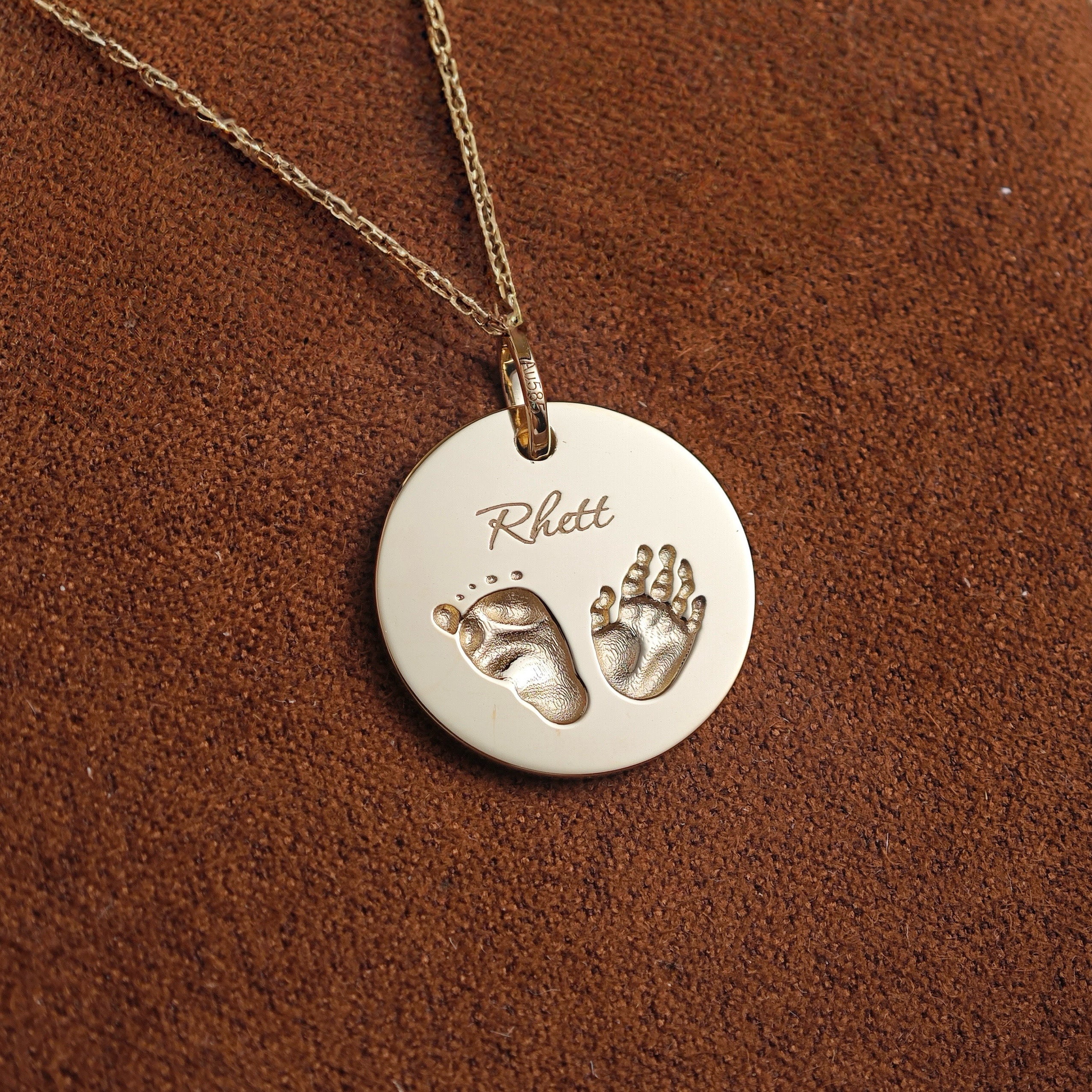 18K Solid Gold Mum Personalised Pendant Circle Shape