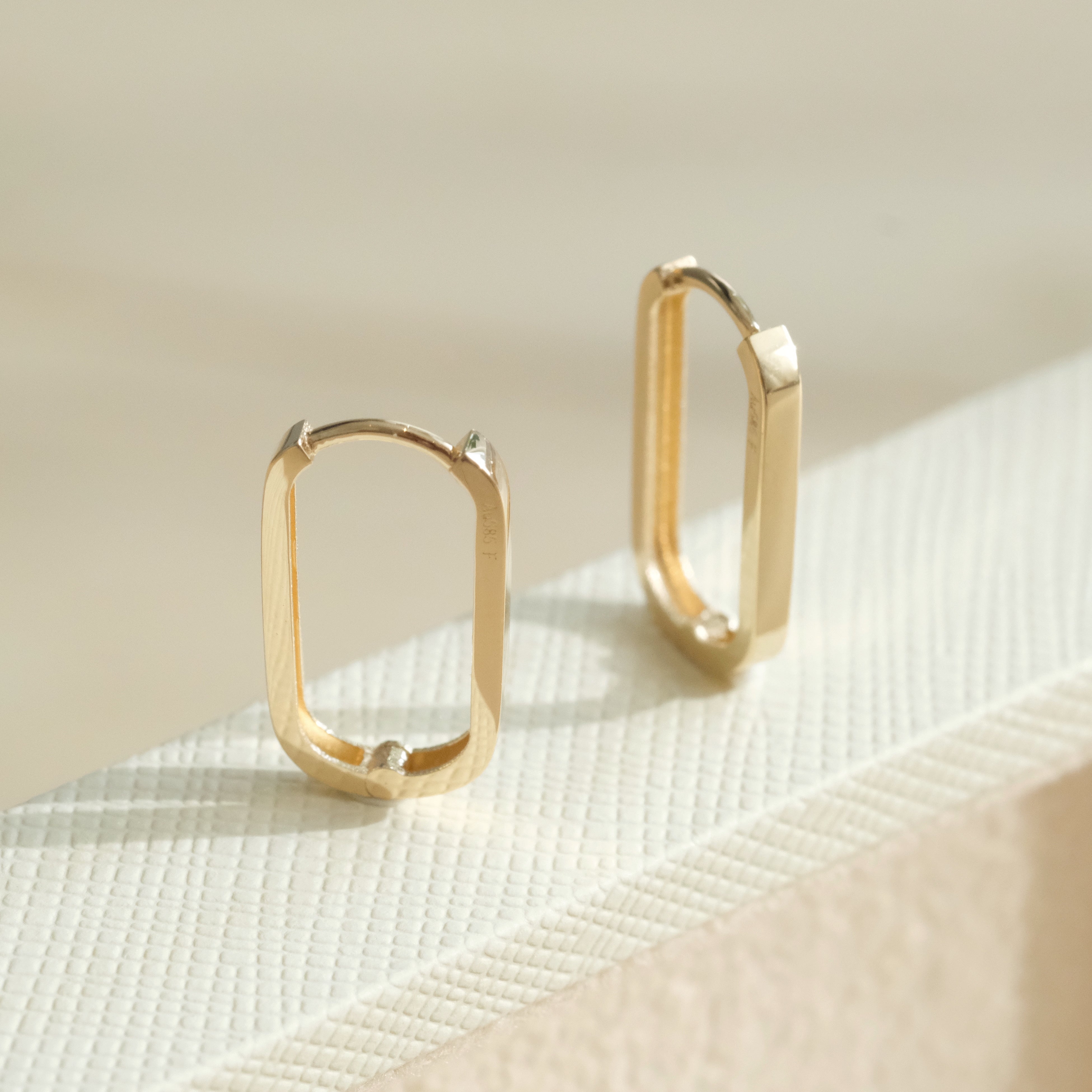 Thin Oval Hoop