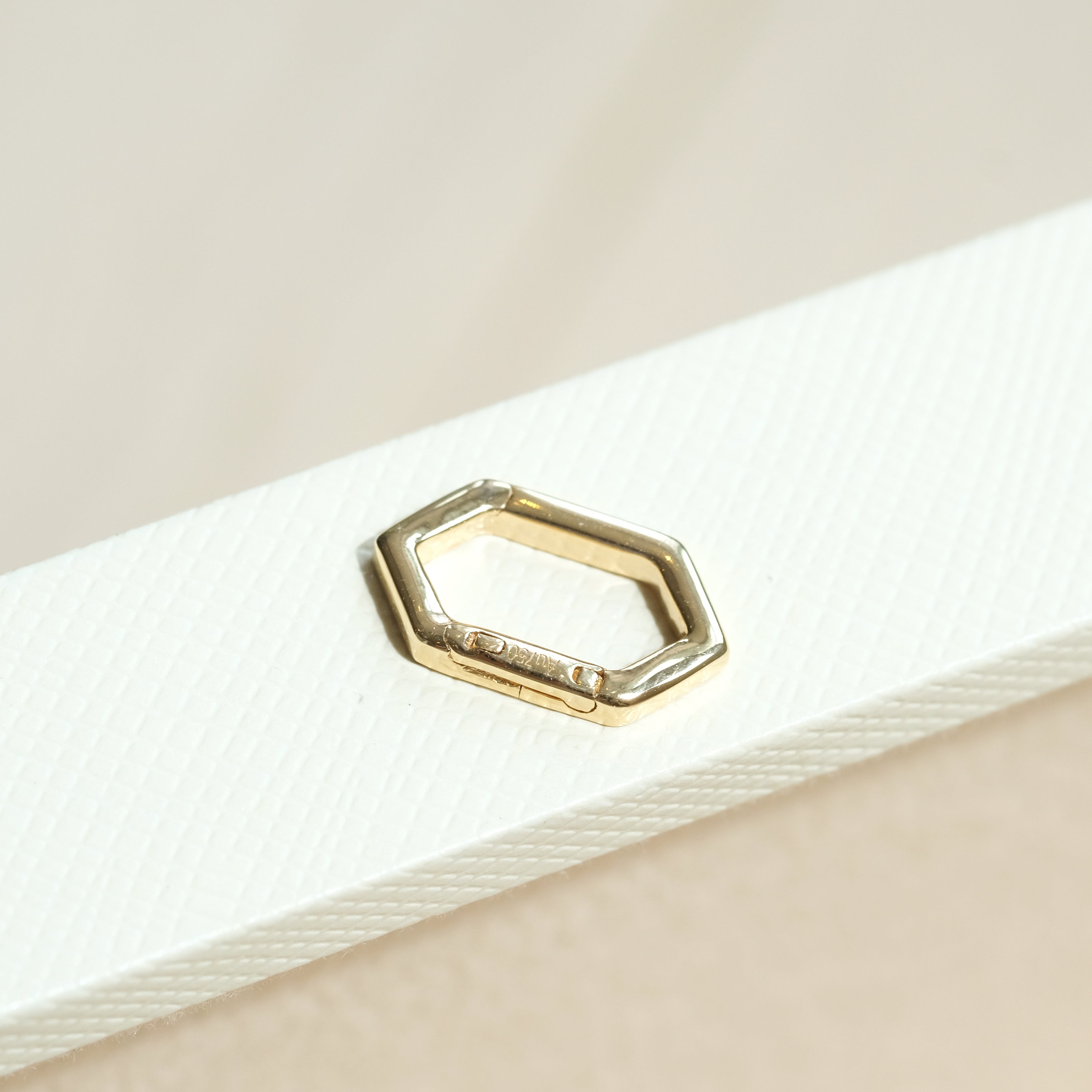 Diamond Hexagon Connector