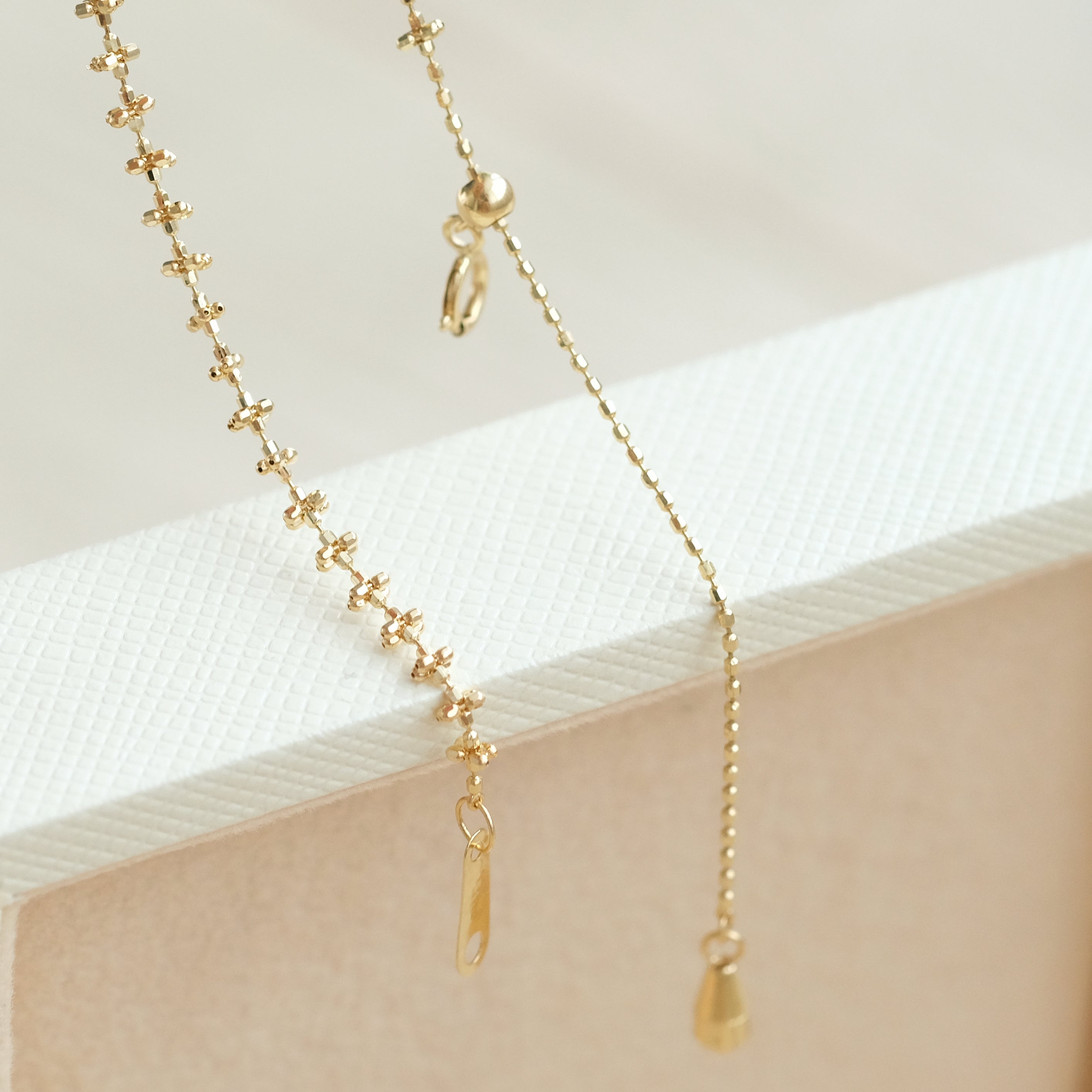 Dangling Pearl Necklace