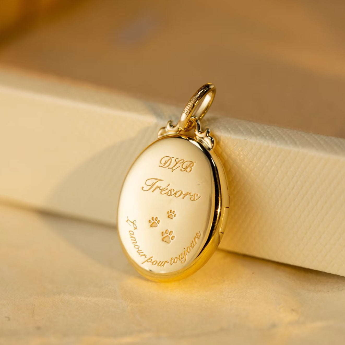 18K Tree of Life Photo Locket