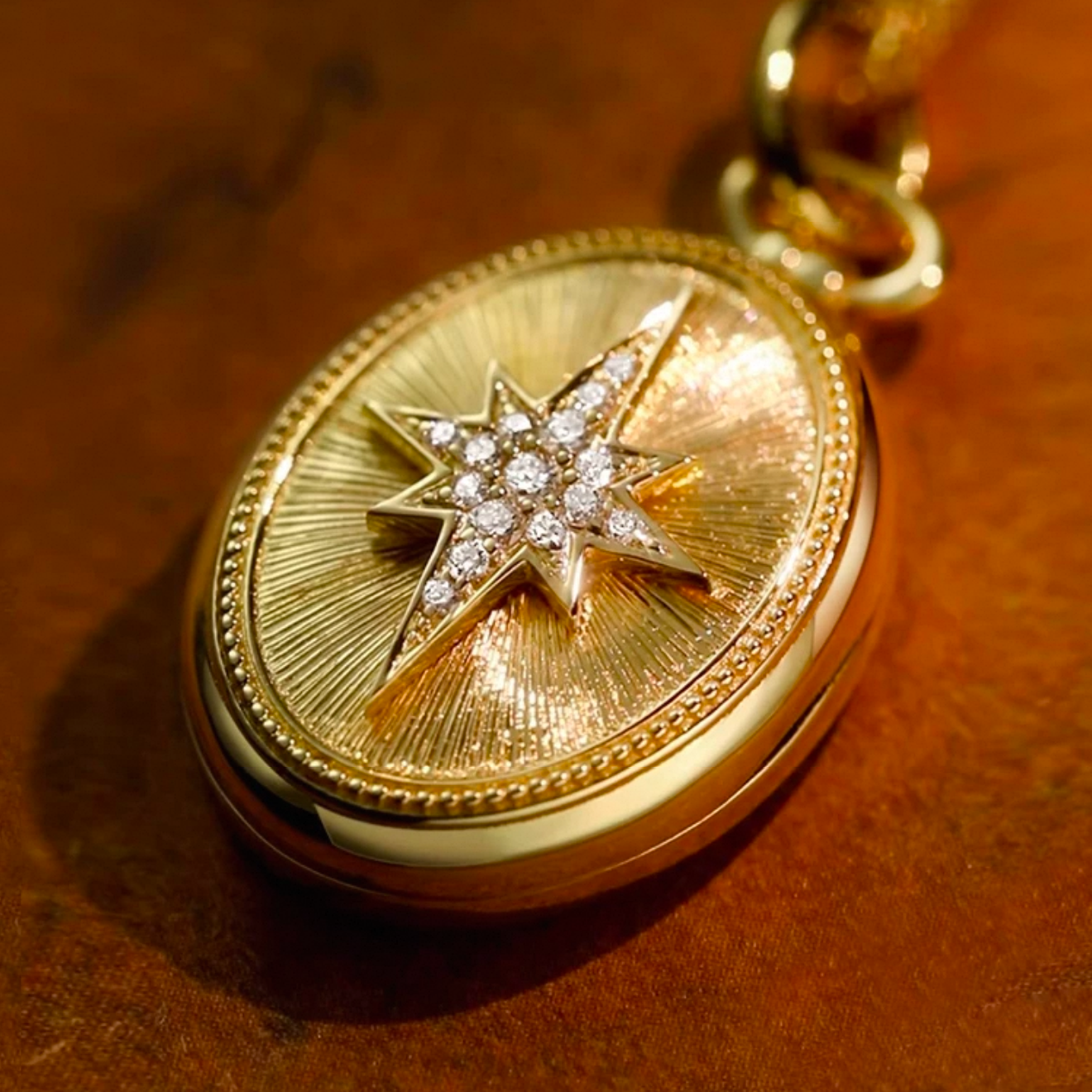 18K Brushed Eight Point Star Photo Locket