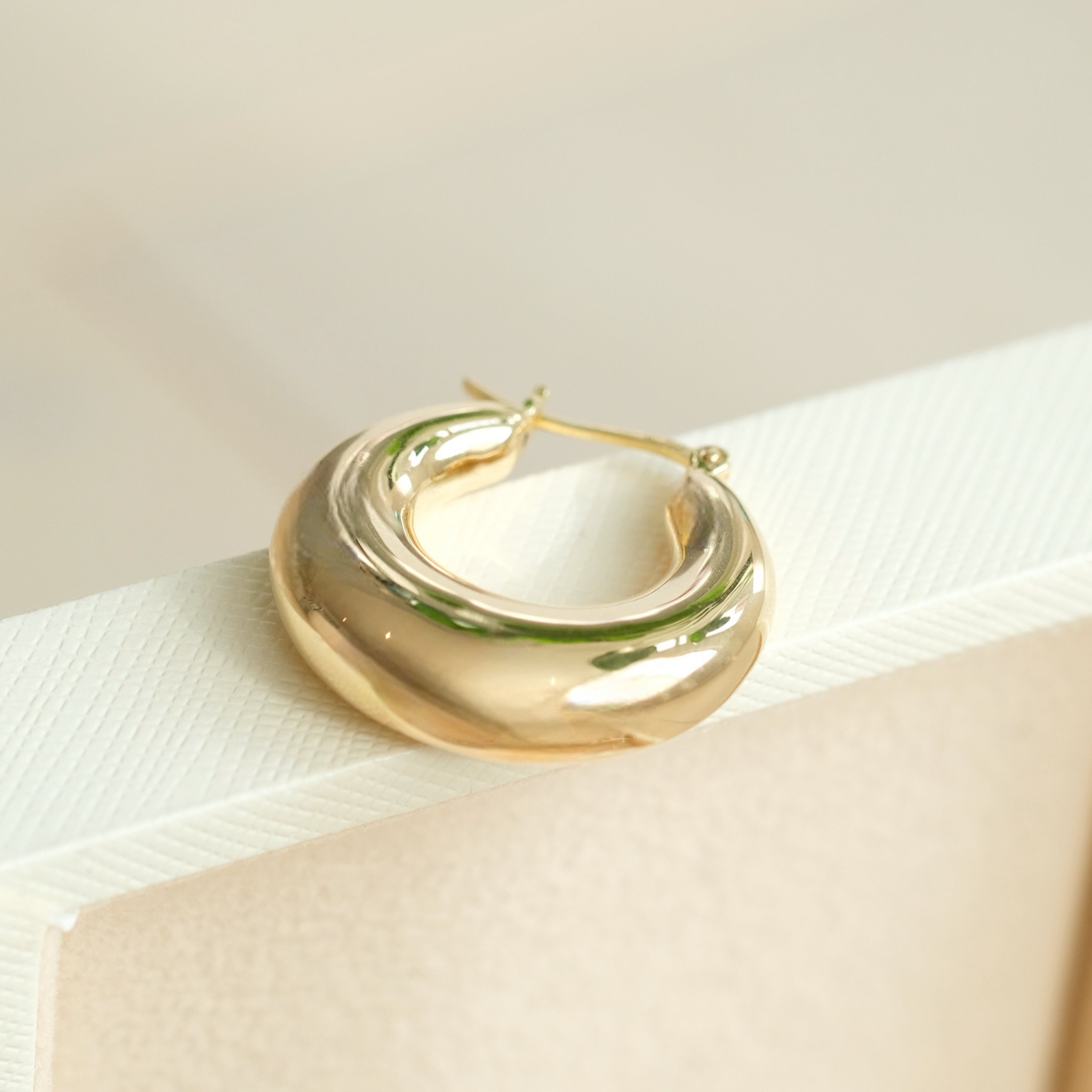 Medium Tapered Hoops