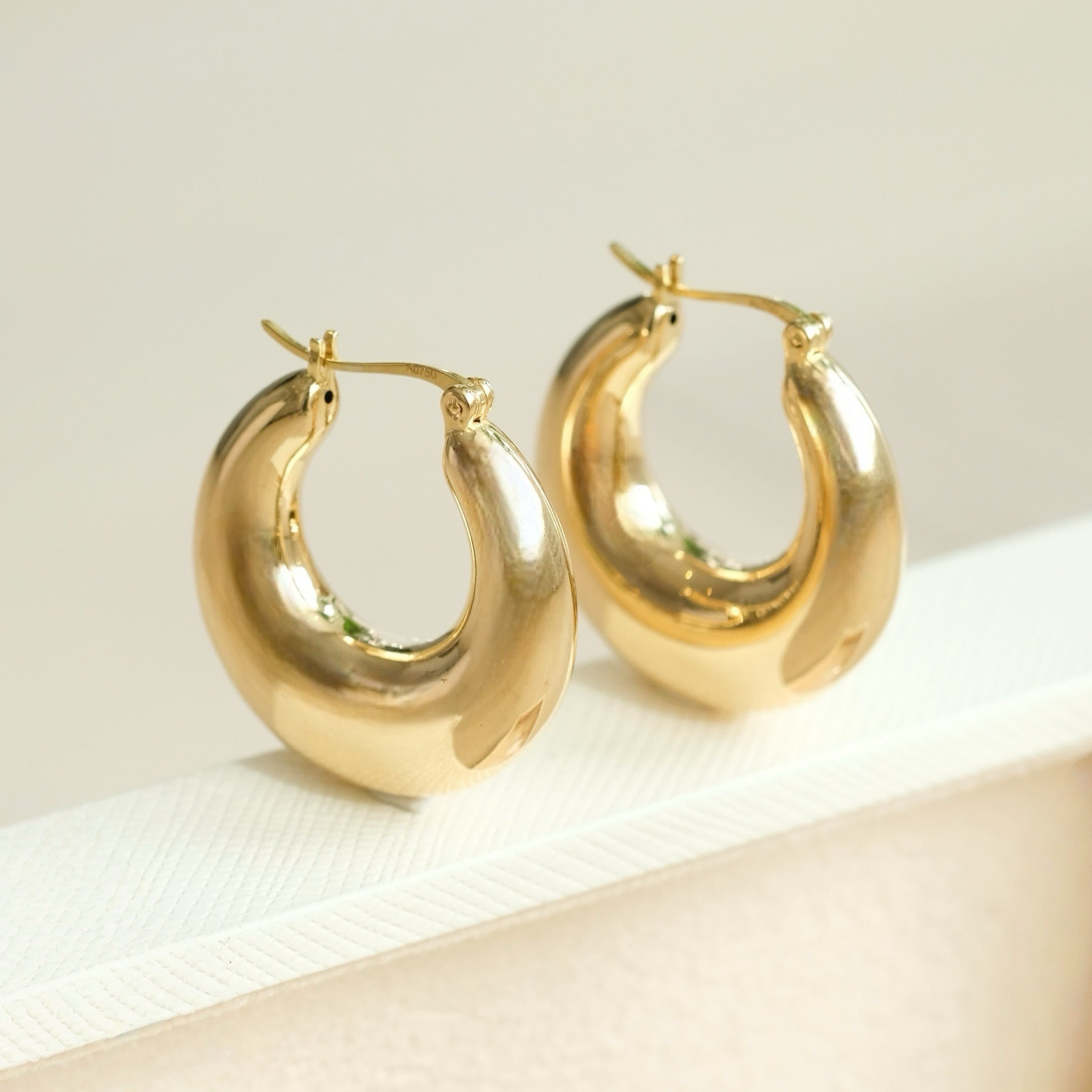 Medium Tapered Hoops