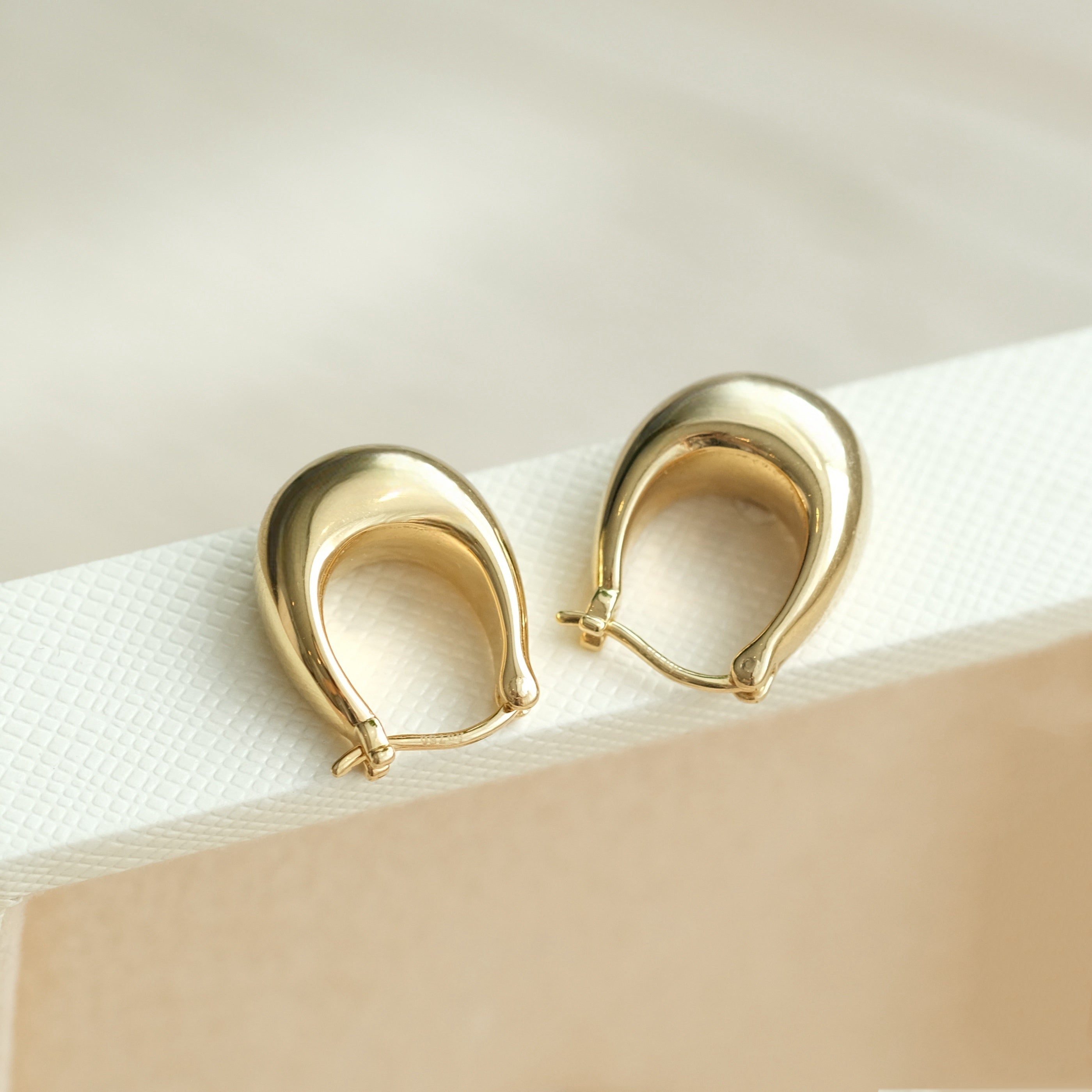 Oval Tapered Hoops
