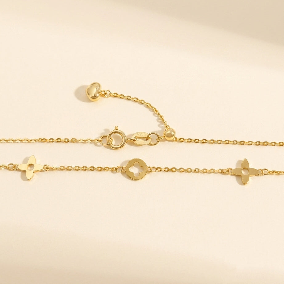 Small clover necklace