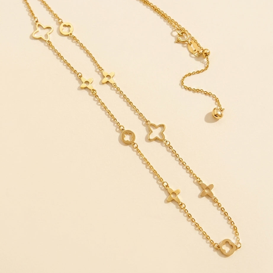 Small clover necklace