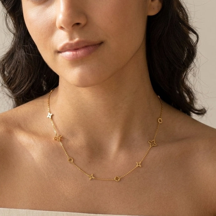 Small clover necklace
