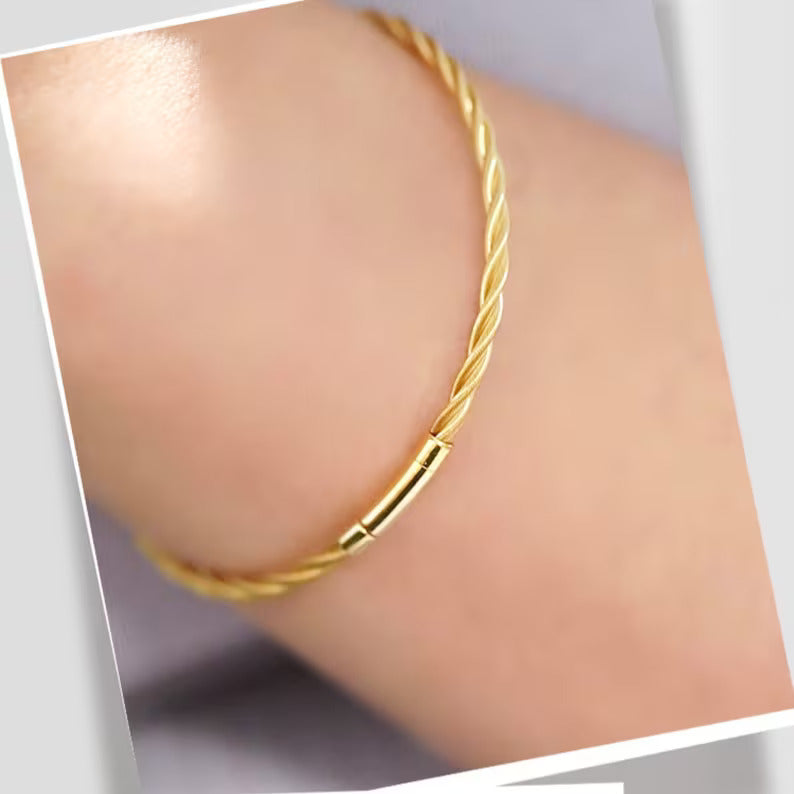 Soft Twist Bracelet