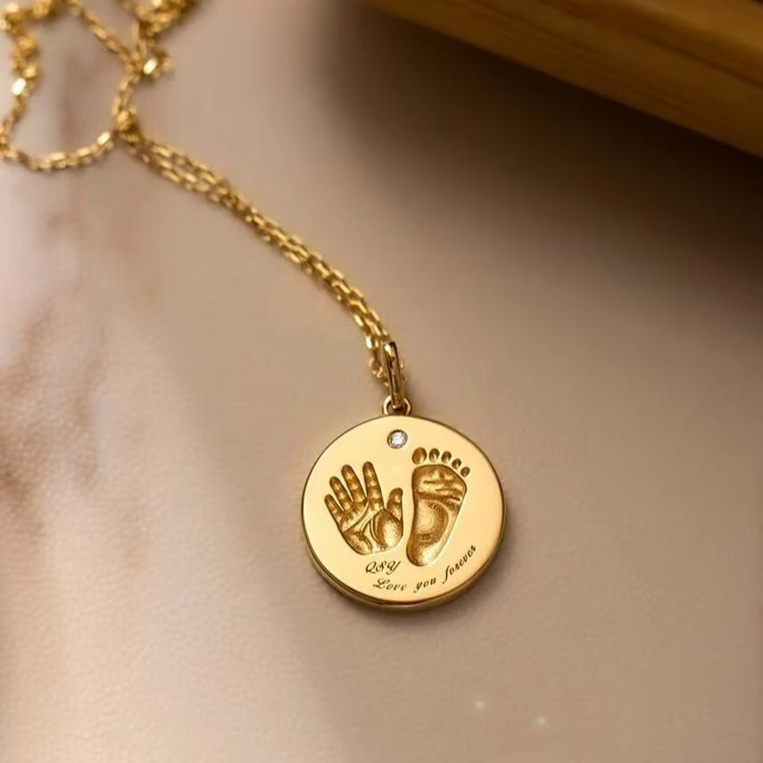 18K Solid Gold Mum Personalised Pendant Circle Shape