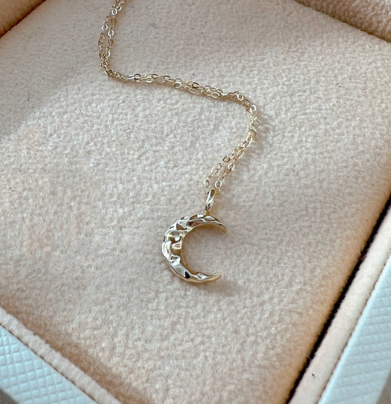 Dainty Moon Necklace