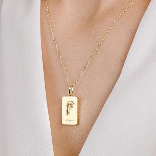 18K Solid Gold Mum Personalised Pendant Rectangular