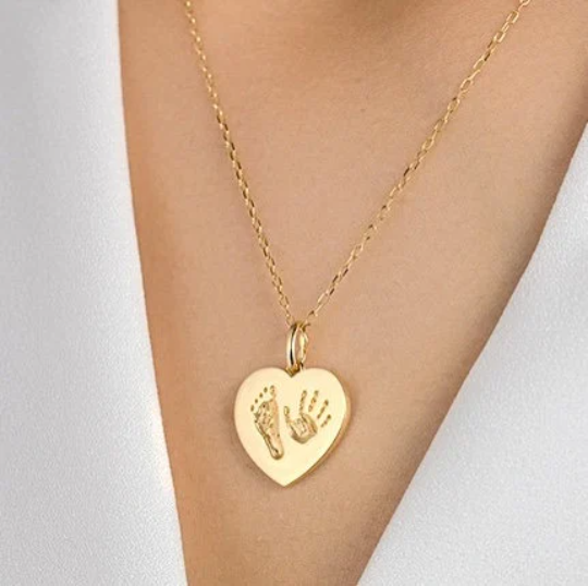 18K Solid Gold Mum Personalised Pendant Heart Uno.London UNO