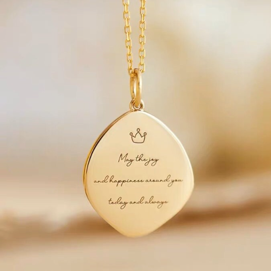 18K Solid Gold Mum Personalised Pendant